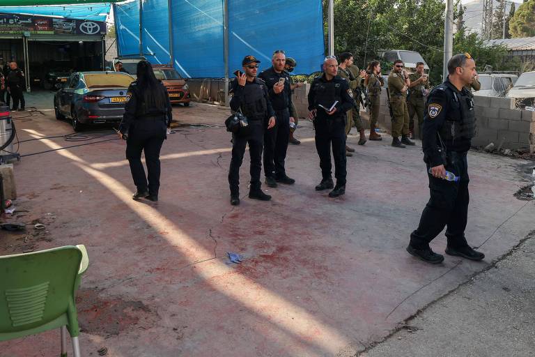 Atirador mata 2 israelenses na Cisjordânia; polícia fecha ruas em busca do suspeito