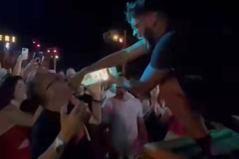 Galvão Bueno viraliza ao cair na balada no Ceará e beber tequila direto da garrafa; veja vídeo