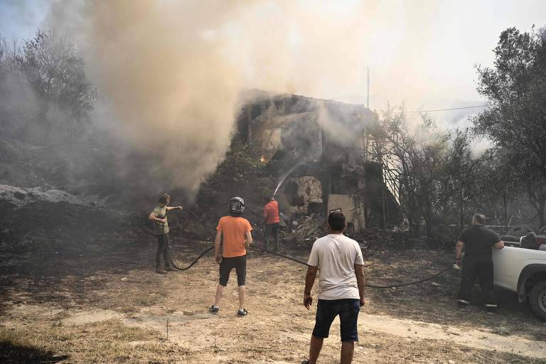 Incêndios florestais na Grécia matam ao menos 20 pessoas em três dias
