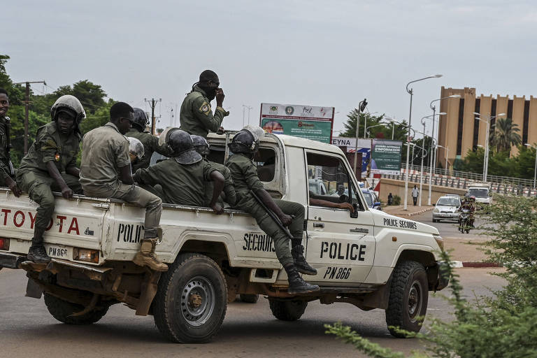 União Africana suspende Níger após golpe de Estado e hesita em usar força