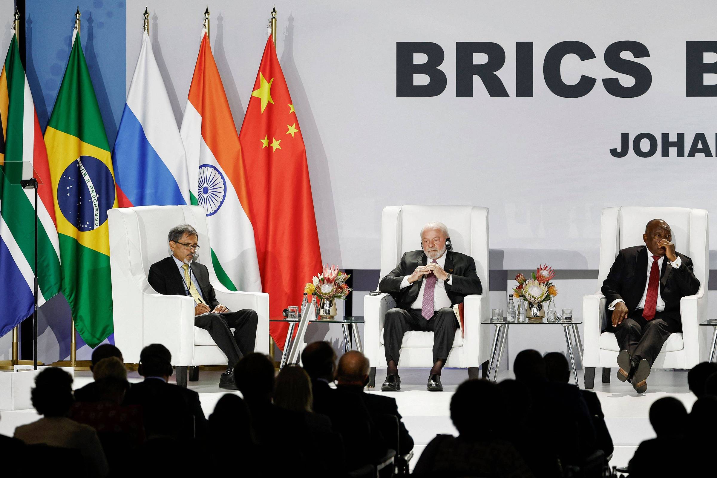 A Ameaça do BRICS à Hegemonia do Dólar