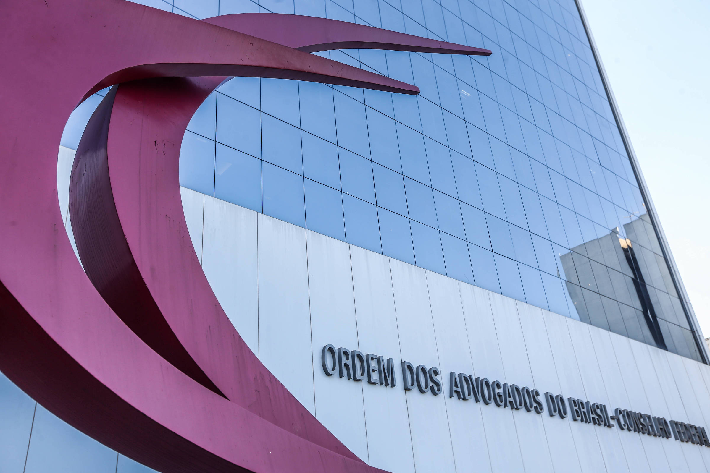 OAB critica ofensiva de Trump e fala que STF deve respeitar o devido processo legal