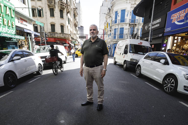 Joseph Riachi, um dos comerciantes mais antigos da região e presidente da União Comercial de São Paulo trabalha na Santa Ifigênia há quase quatro décadas.