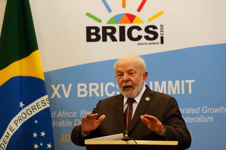 O presidente Lula durante entrevista no encontro dos Brics, na África do Sul