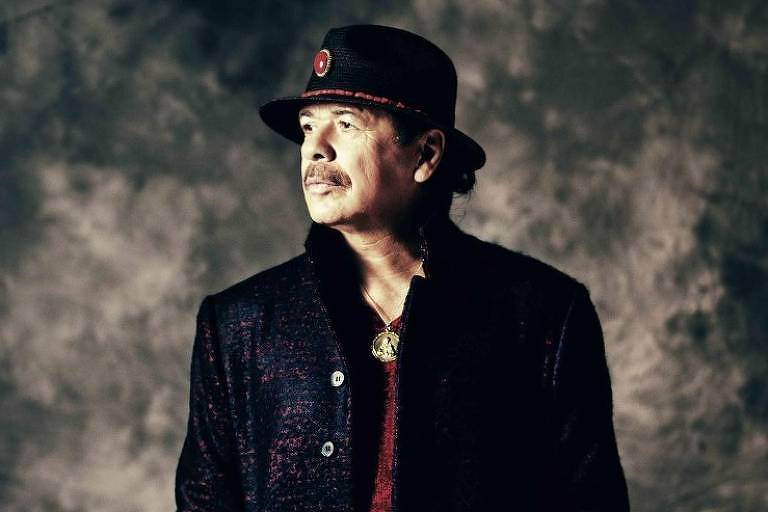 Carlos Santana pede desculpas por transfobia: 'Não reflete o que quero respeitar'