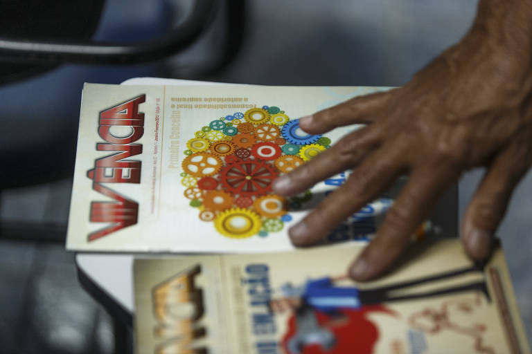 Além das conversas e depoimentos, participantes têm acesso a materiais de leitura