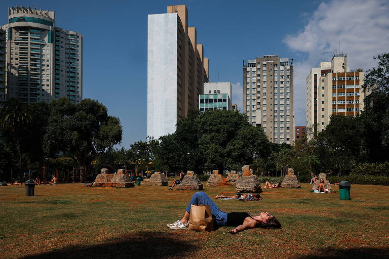Feriado de Nossa Senhora Aparecida tem rodízio suspenso e parques abertos em São Paulo