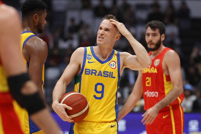 Brasil comete erros e perde para a Espanha na Copa do Mundo de basquete