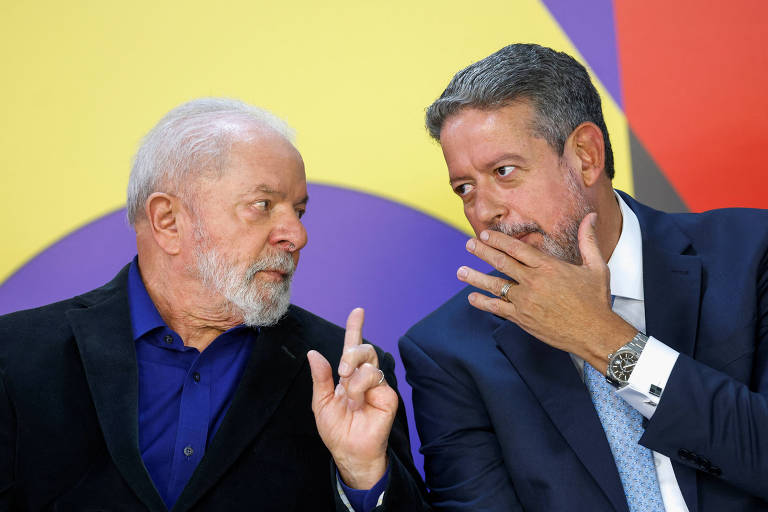 O presidente Luiz Inácio Lula da Silva e o presidente da Câmara, Arthur Lira, em evento no Planalto