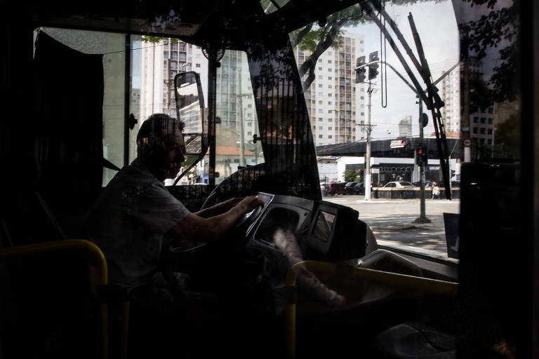 Violência e cracolândia fazem motoristas de ônibus desistirem do centro de São Paulo