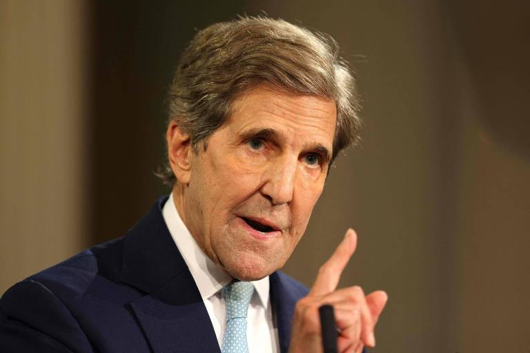 John Kerry pede que chefes de petróleo e gás levem planos contra mudança climática à COP28