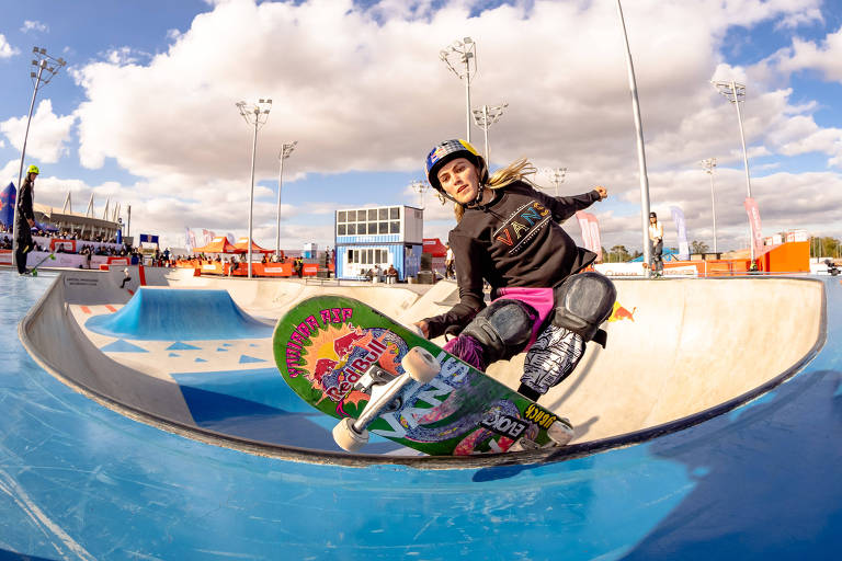 Yndiara Asp durante o World Skateboarding Tour em San Juan, na Argentina