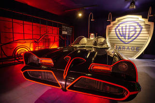 Exposicao imersiva  (no Shopping Eldorado) Casa WARNER  conta a historia dos 100 anos dos estudios Warner Bros: carro do Batman