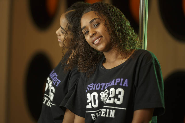 A estudante Giovanna Fonseca, de 19 anos. Giovanna é aluna do Lar das Crianças, instituição sem fins lucrativos, pertencente à Congregação Israelita Paulista desde os 3 anos de idade e hoje cursa fisioterapia na Faculdade Einstein