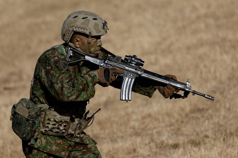 Japão planeja recorde de gastos com defesa em meio à tensão com China