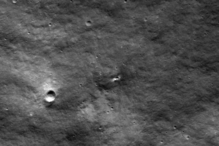 Nasa revela imagem de possível cratera na Lua formada por impacto de sonda russa