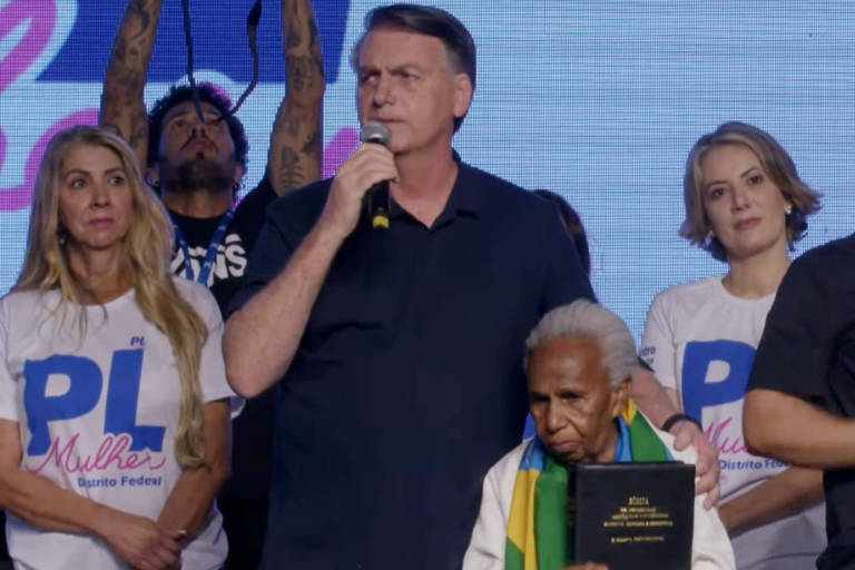 Bolsonaro discursa no PL após silêncio na PF e exalta mulher na política ao lado de Michelle