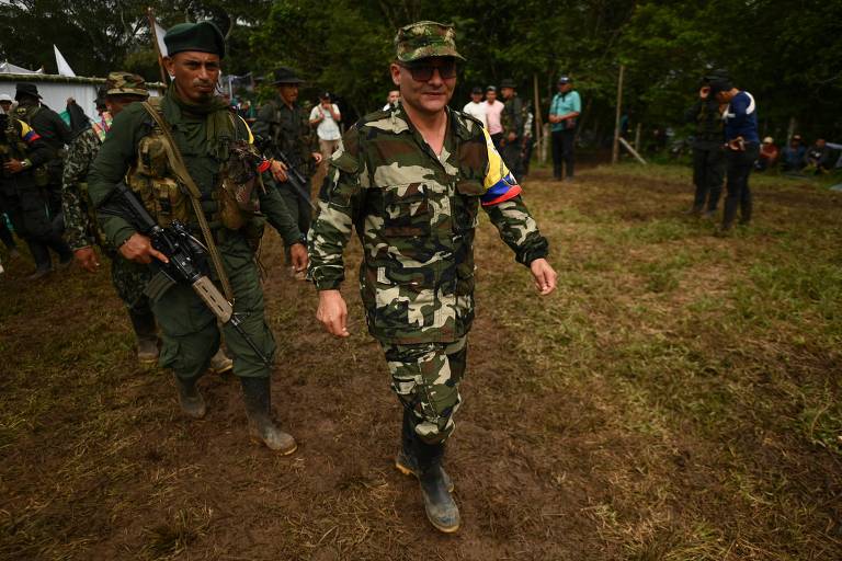 Governo Petro e dissidência das Farc anunciam retomada de cessar-fogo na Colômbia