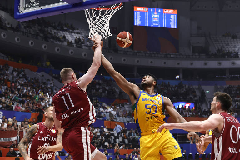 Brasil cai na Copa do Mundo de basquete e vai disputar pré-olímpico