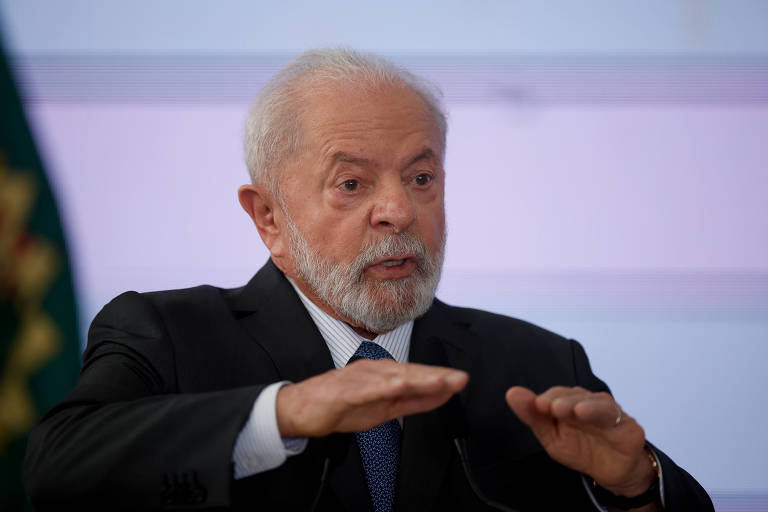 Lula diz que 'é sempre muito difícil' trocar ministros, mas que precisa construir maioria no Congresso