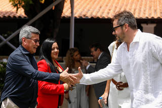Colombia's government and the National Liberation Army (ELN) rebels close fourth cycle of peace talks in Caracas