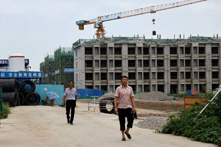 Construção de prédios residenciais feitos em Tianjin, na China, pela Country Garden, construtora do país que entrou em crise junto a outras incorporadoras e ameaçam a estabilidade da segunda maior economia do mundo