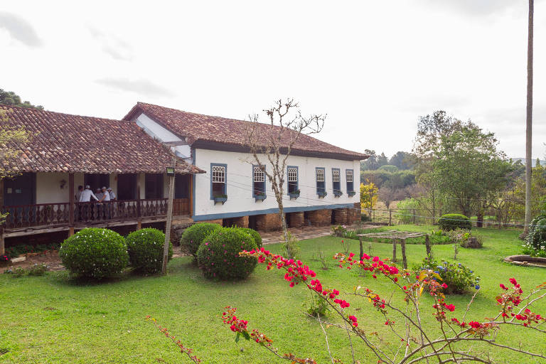 A foto mostra a Fazenda Borda do Campo, em Barbacena, onde D. Pedro I se hospedou, durante viagem a Minas.