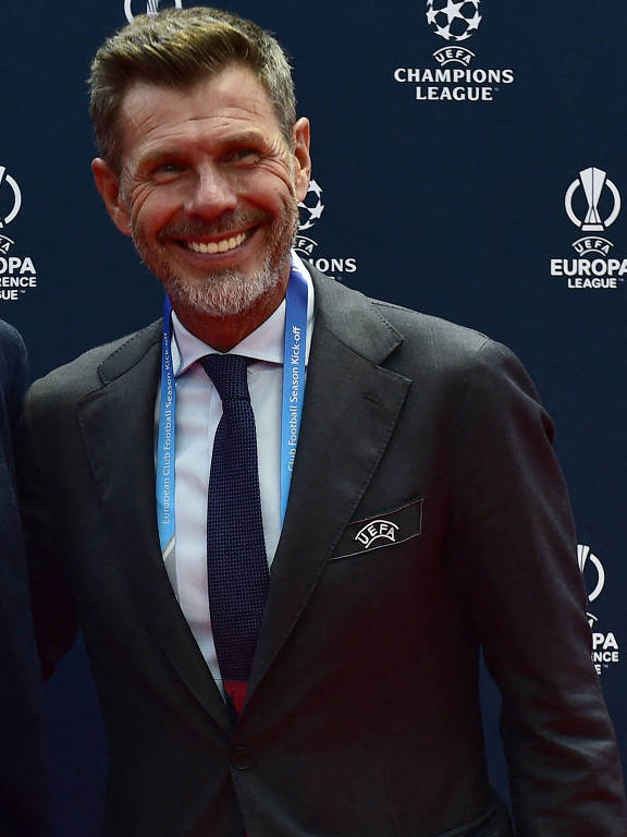 Zvonimir Boban, da Uefa, sorri em Mônaco antes do sorteio da fase de grupos da Liga dos Campeões da Europa