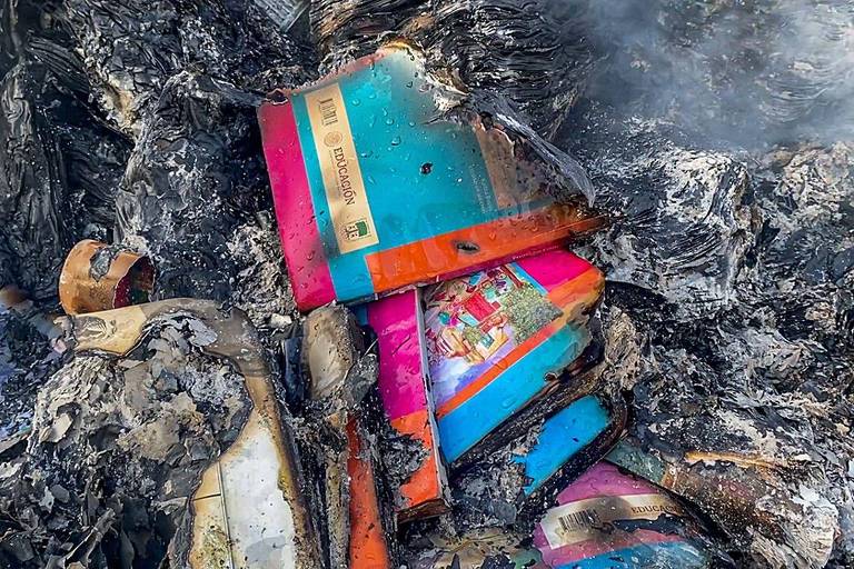 Alvo da direita no Brasil, Paulo Freire vira pivô de disputa com queima de livros didáticos no México