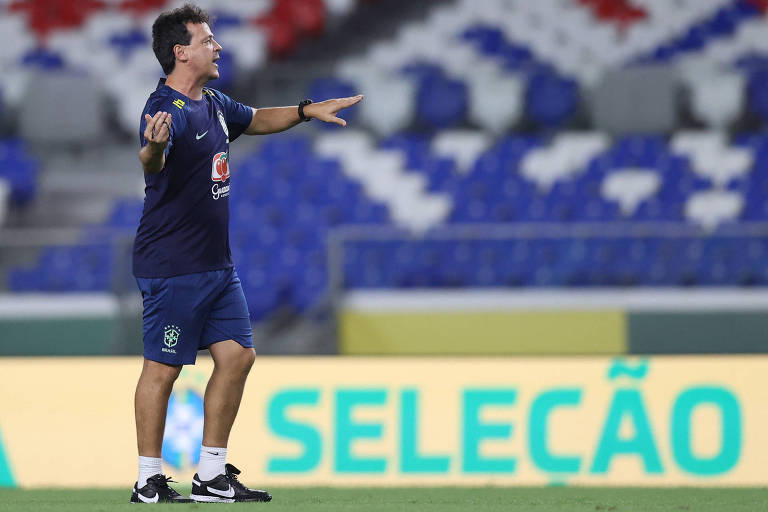 Diniz comanda treino da seleção brasileira no Estádio Mangueirão, em Belém, no Pará 
