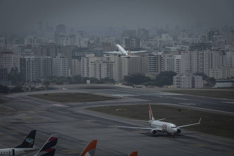 Aeroporto pode ter mais de um pouso e decolagem ao mesmo tempo? - UOL  Economia