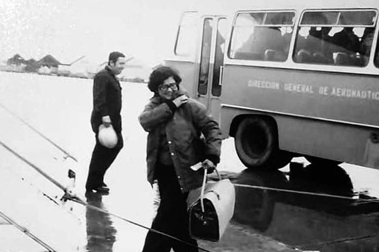 Hilda Amalia Garcés, detida e torturada pela ditadura militar no Chile, deixa o país em setembro de 1976