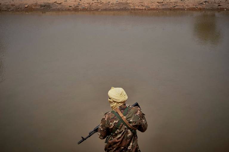 Ataques terroristas no Mali matam ao menos 49 civis e 15 soldados