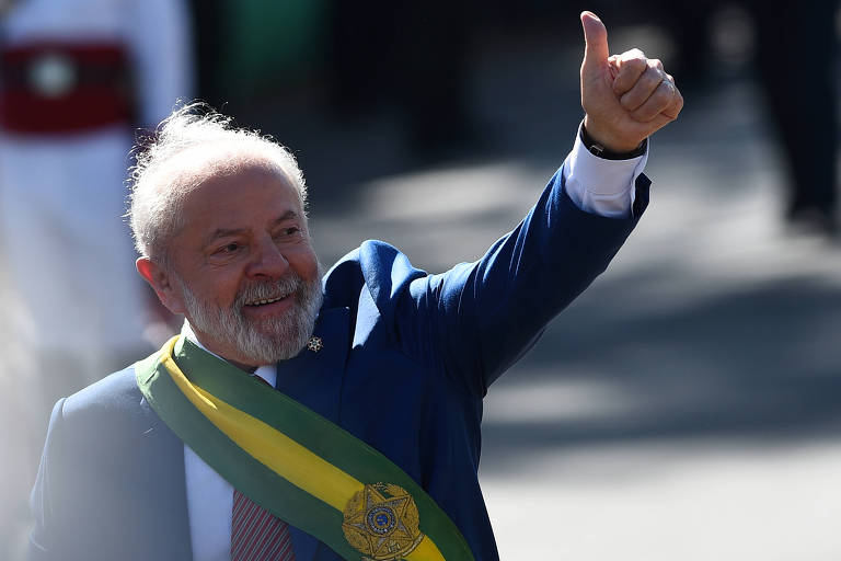 Amargura de Lula sumiu 'das falas e do olhar' depois de um ano de mandato, diz ministro