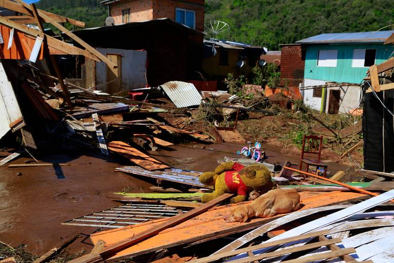 Sobe para 46 número de desaparecidos após chuvas no Sul do país