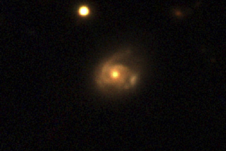 Buraco negro é observado 'lanchando' estrela parecida com o Sol