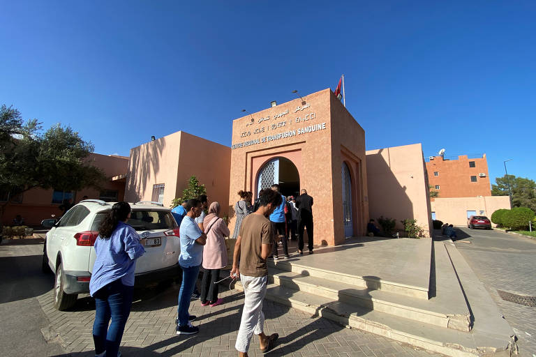 Turistas e habitantes do Marrocos se juntam para doar sangue a vítimas de terremoto
