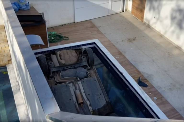 Mulher morre após carro cair em piscina no litoral de São Paulo