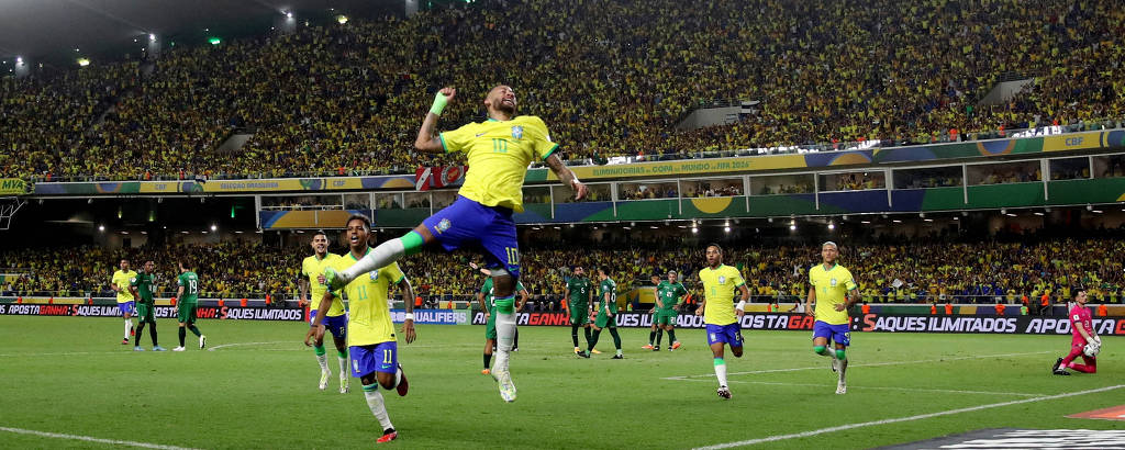 Neymar soca o ar ao fazer gol no Mangueirão, em Belém, contra a Bolívia, pelas Eliminatórias da Copa do MUndo de 2026