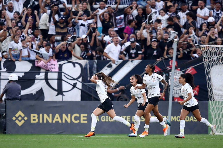 Jogadoras do Corinthians comemoram gol de Jheniffer na final do Brasileiro feminino