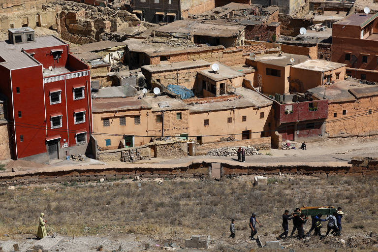 Após terremoto histórico, cidades-fantasma no Marrocos contam seus mortos