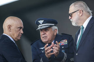 O ministro Alexandre de Moraes, Francisco Camelo e  Augusto Aras, em cerimônia 