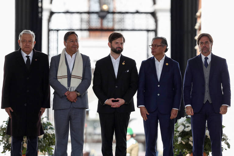 Da esq. para a dir., os presidentes Andrés Manuel Lopez Obrador (México), Luis Arce (Bolívia), Gabriel Boric (Chile), Gustavo Petro (Colômbia) e Luis Lacalle Pou (Uruguai) em cerimônia