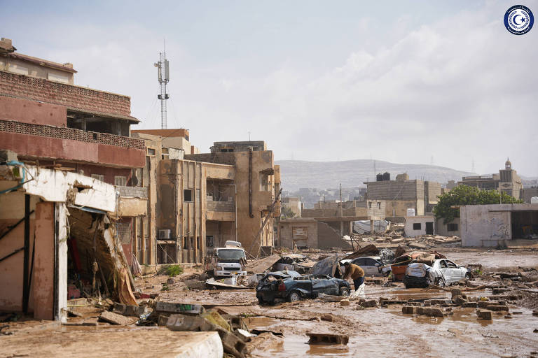 Parte da cidade de Derna, no leste da Líbia, atingida por enchentes que deixaram centenas de mortos