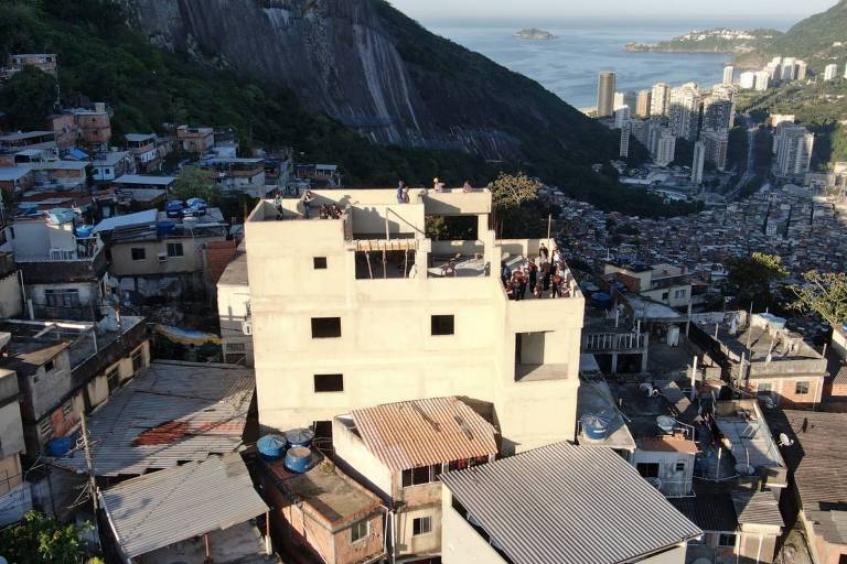 Mansão de R$ 1 milhão demolida na Rocinha pode ser de famoso