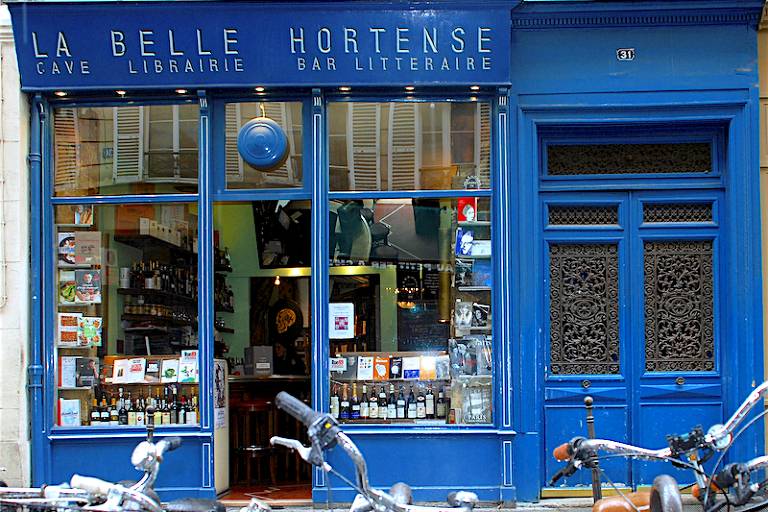 Fachada do Belle Hortense, no Marais, em Paris