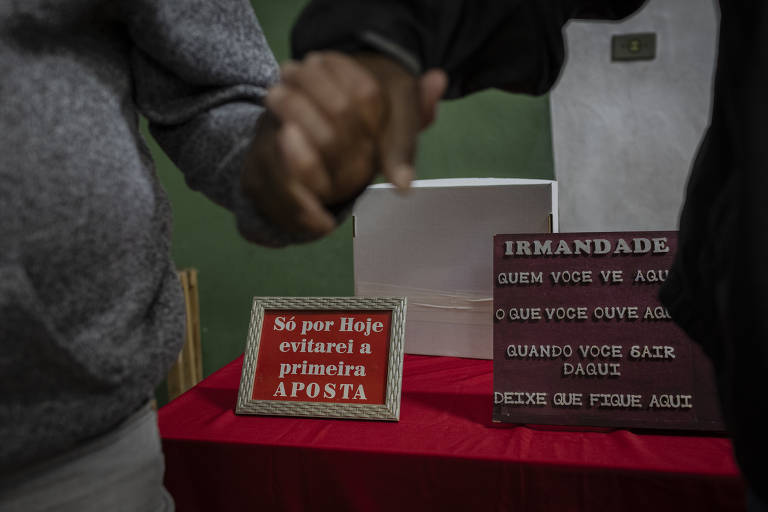 Primeira sessão da unidade de São Bernardo do Campo, dos Jogadores Anônimos (JA), que contou com a presença de jogadores e familiares