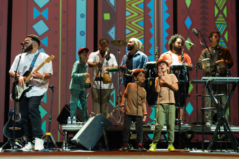 Gilberto Gil se apresenta com a família em São Paulo