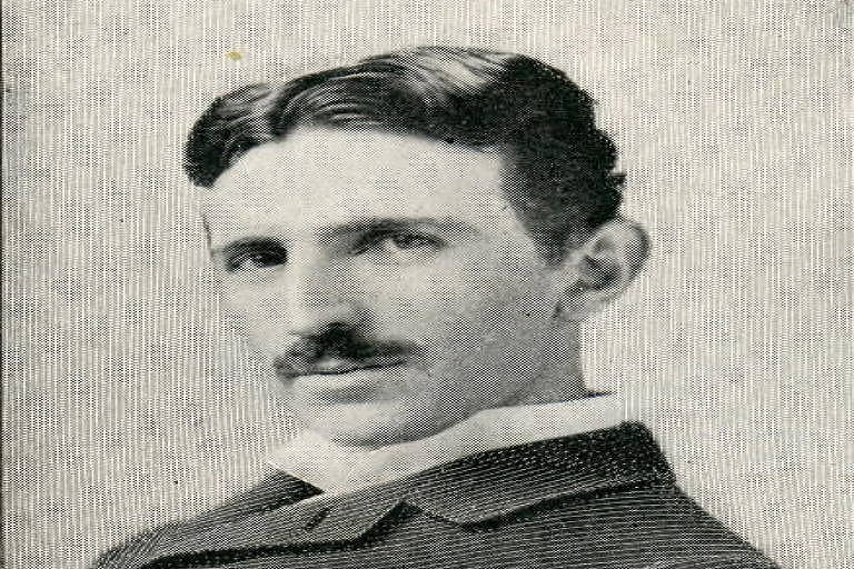 O físico e engenheiro elétrico, Nikola Tesla (1856-1943), que nasceu na Croácia e foi naturalizado norte-americano