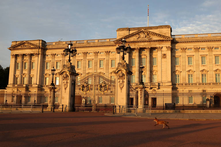 Homem é preso ao tentar invadir estábulo do Palácio de Buckingham